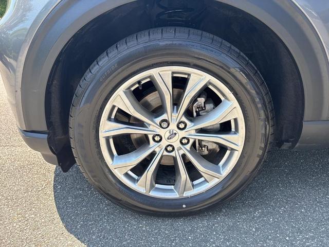 Photo of 2022 Carbonized Gray Metallic Ford Explorer