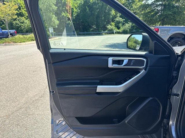 Photo of 2022 Carbonized Gray Metallic Ford Explorer