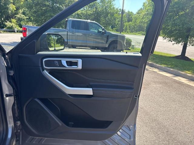 Photo of 2022 Carbonized Gray Metallic Ford Explorer