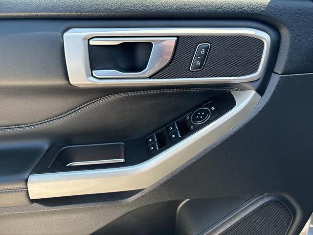Photo of 2022 Carbonized Gray Metallic Ford Explorer