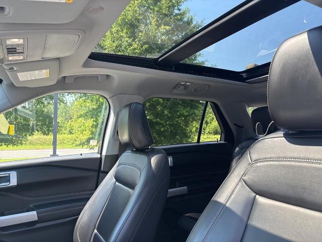 Photo of 2022 Carbonized Gray Metallic Ford Explorer