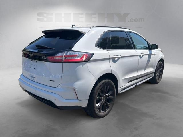 Photo of 2022 Oxford White Ford Edge