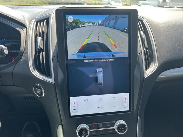 Photo of 2022 Oxford White Ford Edge