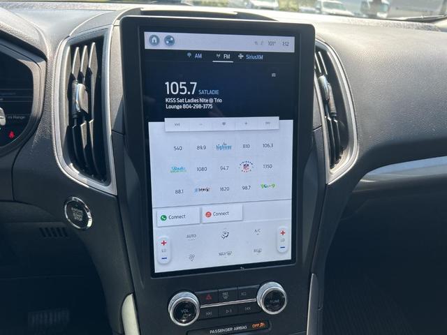 Photo of 2022 Oxford White Ford Edge