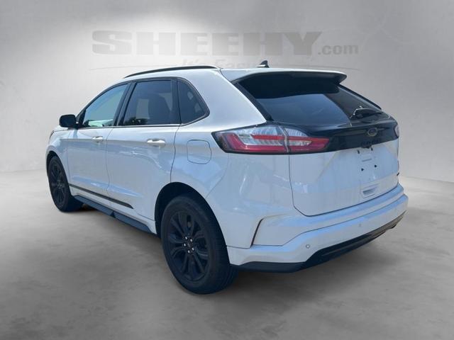 Photo of 2022 Oxford White Ford Edge