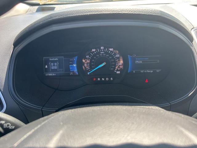 Photo of 2022 Oxford White Ford Edge
