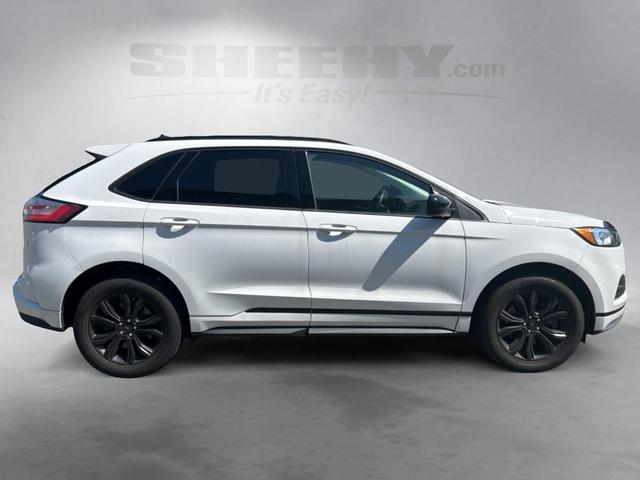 Photo of 2022 Oxford White Ford Edge