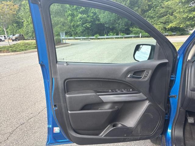 Photo of 2022 Bright Blue Metallic Chevrolet Colorado