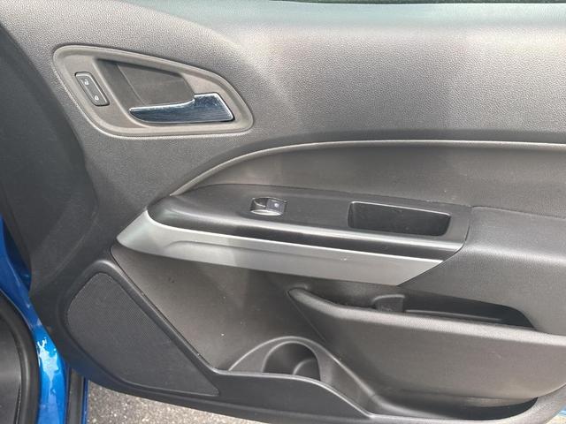 Photo of 2022 Bright Blue Metallic Chevrolet Colorado