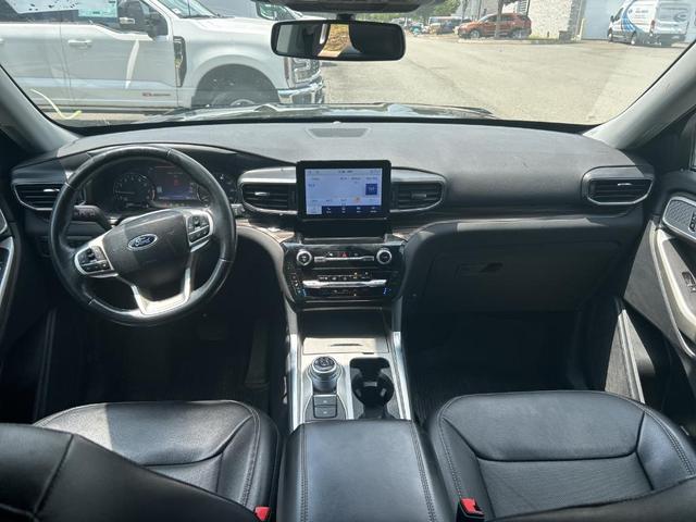 Photo of 2022 Black Ford Explorer