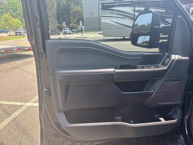 Photo of 2023 Black Metallic Ford F-150