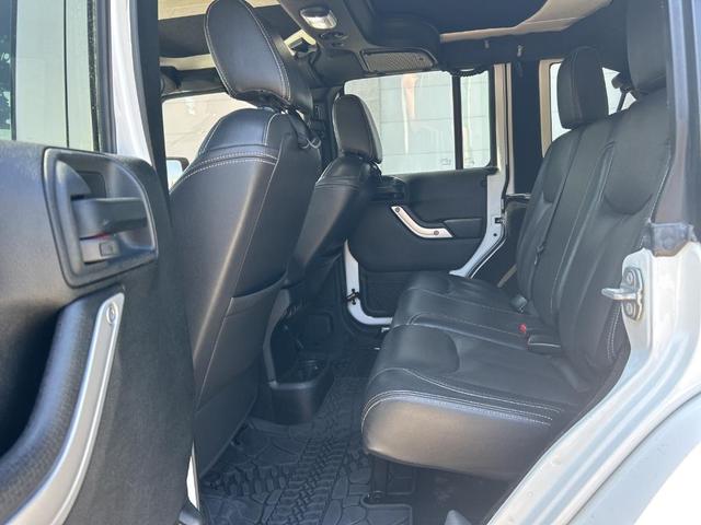 Photo of 2017 Bright White Clearcoat Jeep Wrangler Unlimited