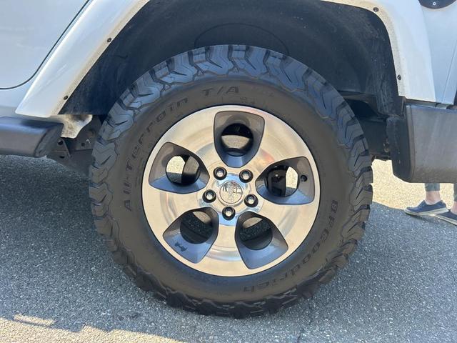 Photo of 2017 Bright White Clearcoat Jeep Wrangler Unlimited