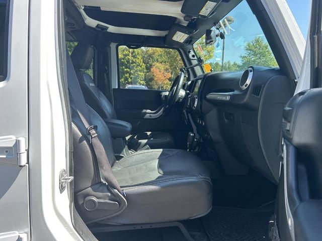 Photo of 2017 Bright White Clearcoat Jeep Wrangler Unlimited