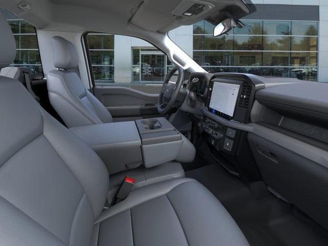 Photo of 2025 Oxford White Ford F-150