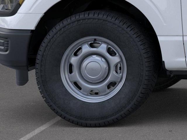 Photo of 2025 Oxford White Ford F-150
