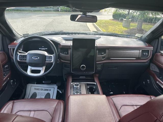 Photo of 2022 Agate Black Metallic Ford Expedition Max