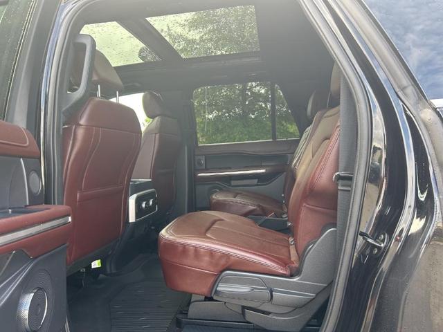 Photo of 2022 Agate Black Metallic Ford Expedition Max