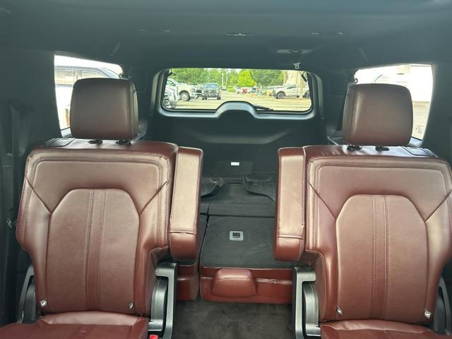 Photo of 2022 Agate Black Metallic Ford Expedition Max