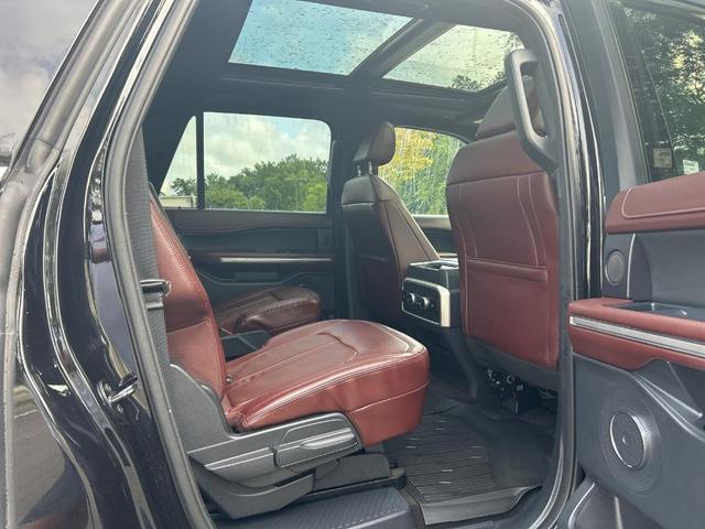 Photo of 2022 Agate Black Metallic Ford Expedition Max