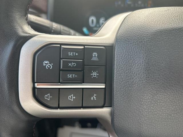 Photo of 2022 Agate Black Metallic Ford Expedition Max