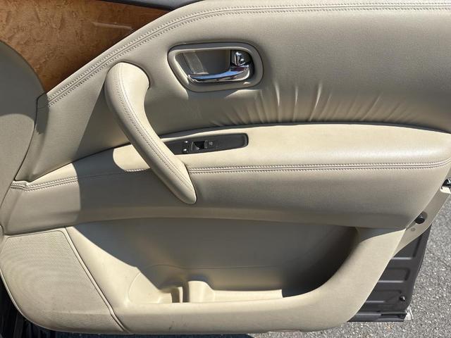 Photo of 2014 Smoky Quartz INFINITI QX80