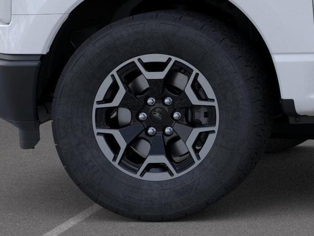 Photo of 2024 Oxford White Ford F-150 Lightning