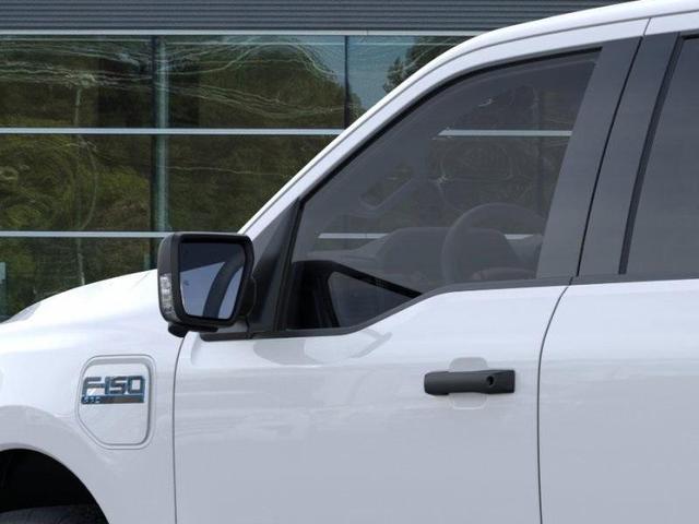 Photo of 2024 Oxford White Ford F-150 Lightning