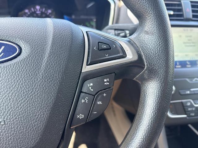 Photo of 2020 White Platinum Ford Fusion Hybrid