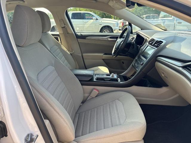 Photo of 2020 White Platinum Ford Fusion Hybrid