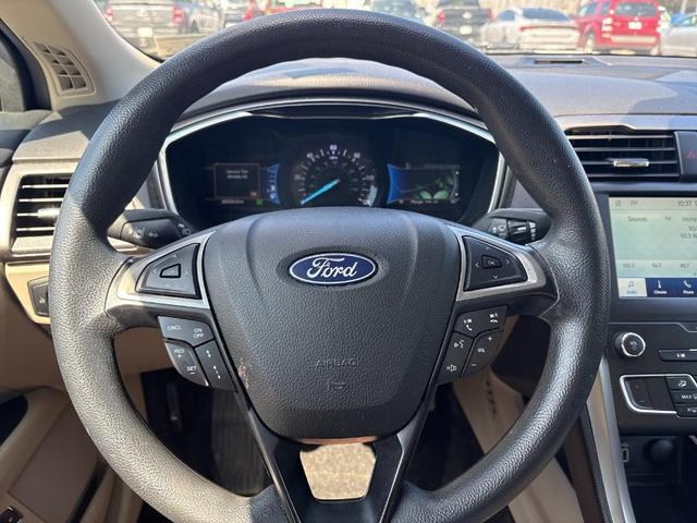 Photo of 2020 White Platinum Ford Fusion Hybrid