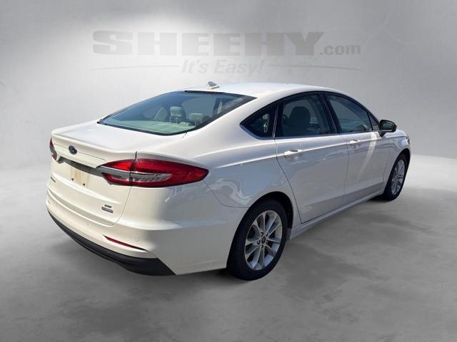 Photo of 2020 White Platinum Ford Fusion Hybrid