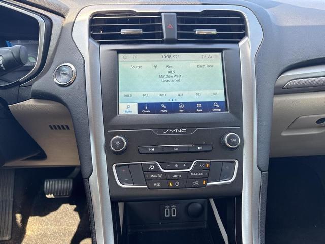Photo of 2020 White Platinum Ford Fusion Hybrid