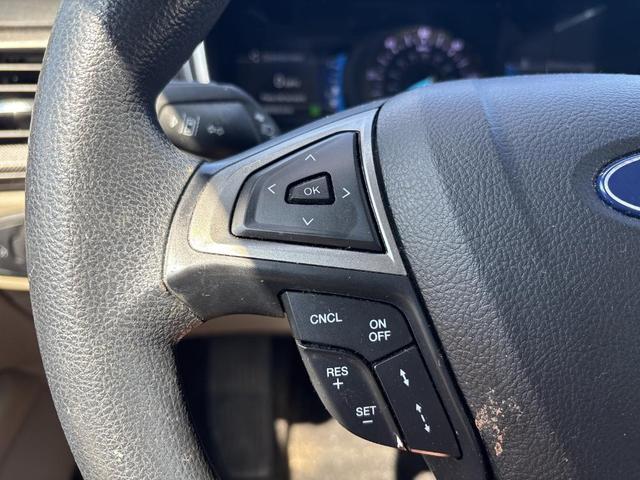 Photo of 2020 White Platinum Ford Fusion Hybrid