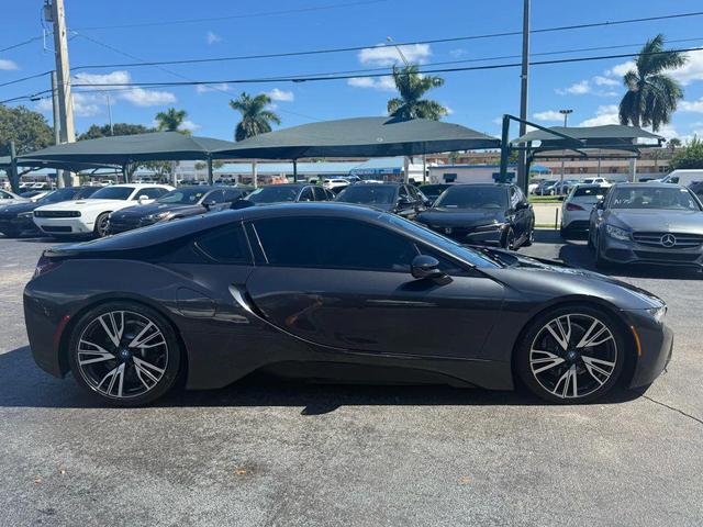 Photo of 2015 Gray BMW i8