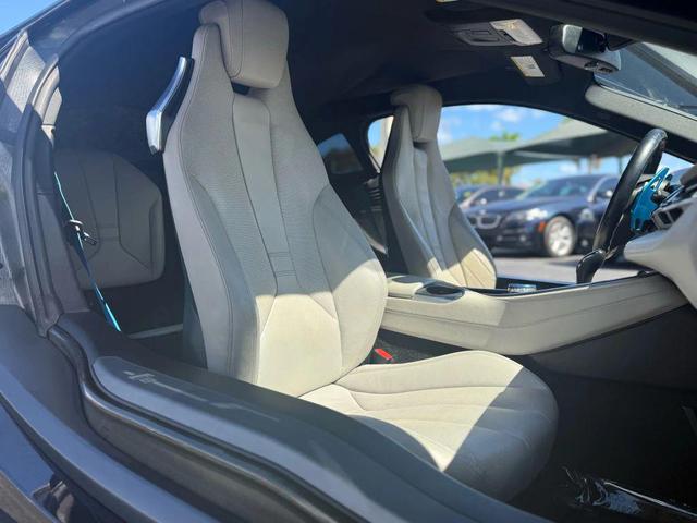 Photo of 2015 Gray BMW i8
