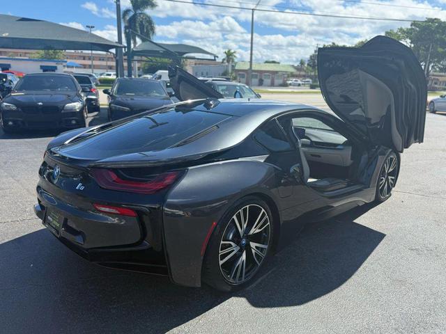 Photo of 2015 Gray BMW i8