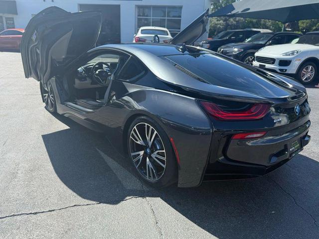 Photo of 2015 Gray BMW i8