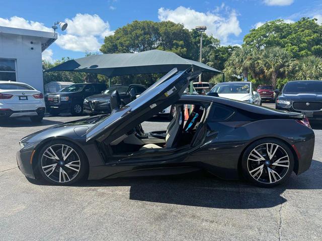 Photo of 2015 Gray BMW i8