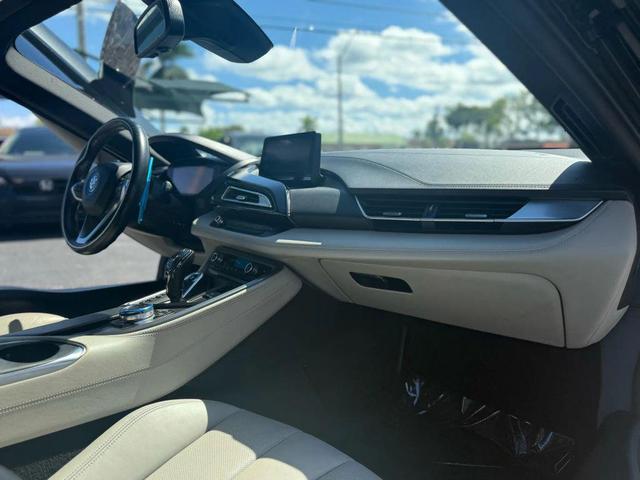 Photo of 2015 Gray BMW i8