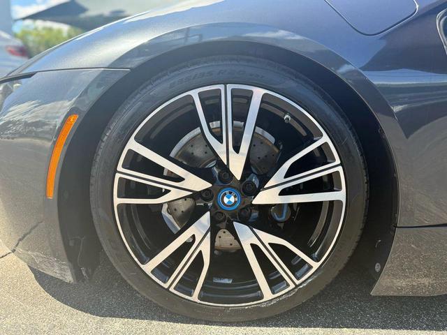Photo of 2015 Gray BMW i8