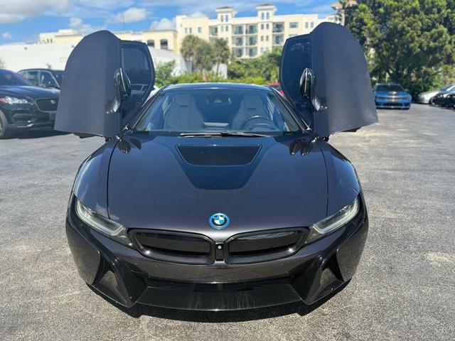 Photo of 2015 Gray BMW i8