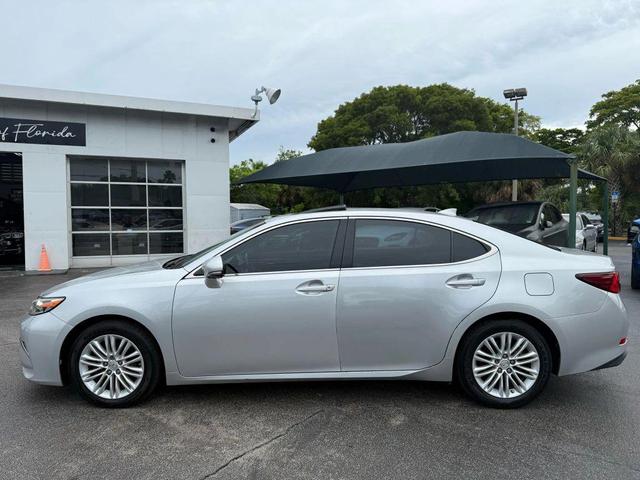 Photo of 2016 Silver Lexus ES 350