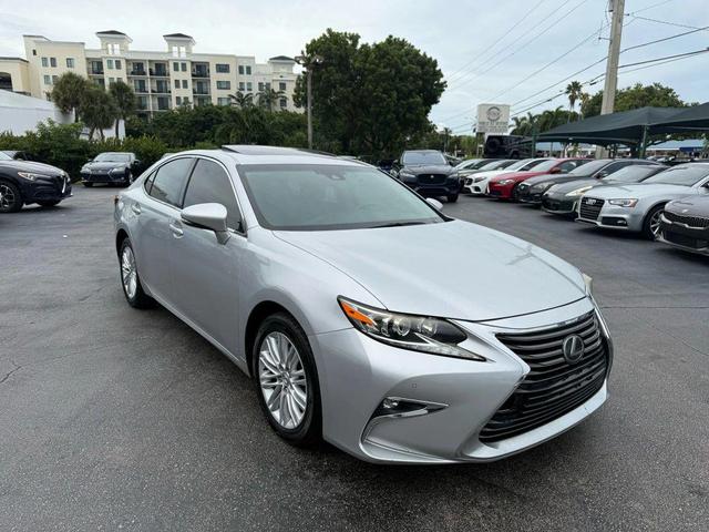 Photo of 2016 Silver Lexus ES 350