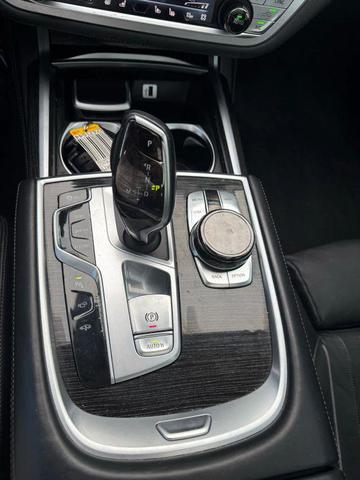 Photo of 2016 Black BMW 740