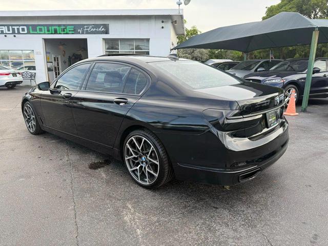 Photo of 2016 Black BMW 740