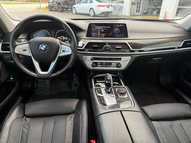 Photo of 2016 Black BMW 740