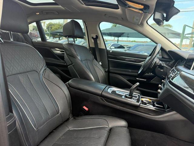 Photo of 2016 Black BMW 740