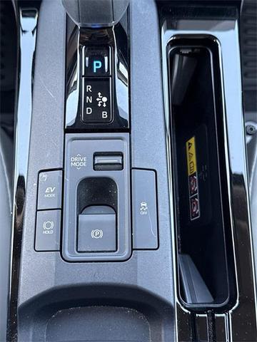 Photo of 2025 Pearl Toyota Prius