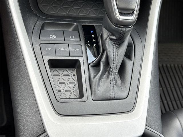 Photo of 2023 Pearl Toyota RAV4